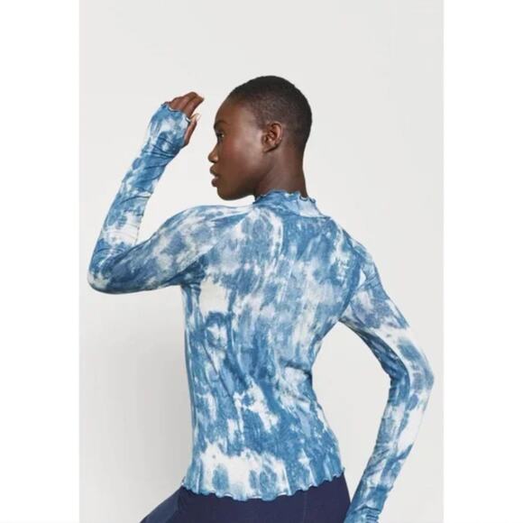 Free People Movement Blue Printed High Jump Long Sleeve Top Baselayer Size Large - Picture 2 of 14